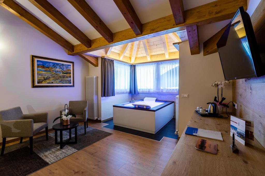 Hotel Collini Pinzolo Extérieur photo