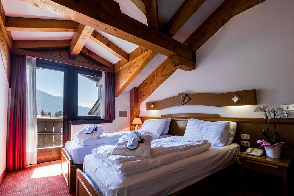 Hotel Collini Pinzolo Extérieur photo