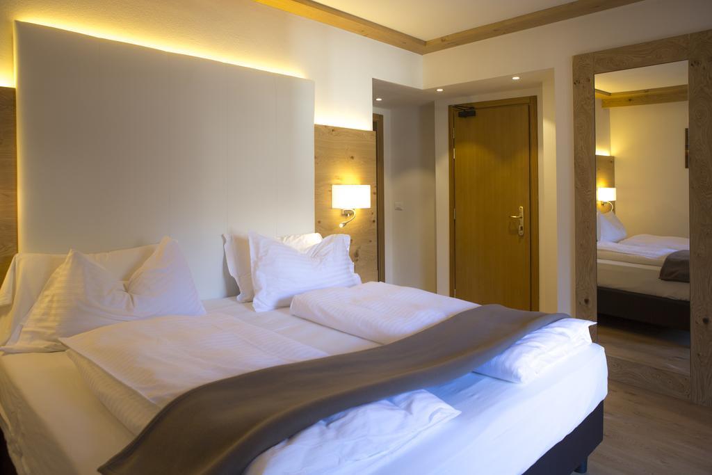 Hotel Collini Pinzolo Extérieur photo