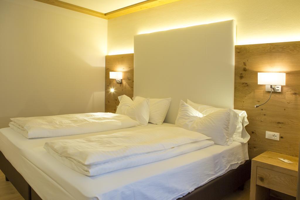 Hotel Collini Pinzolo Extérieur photo