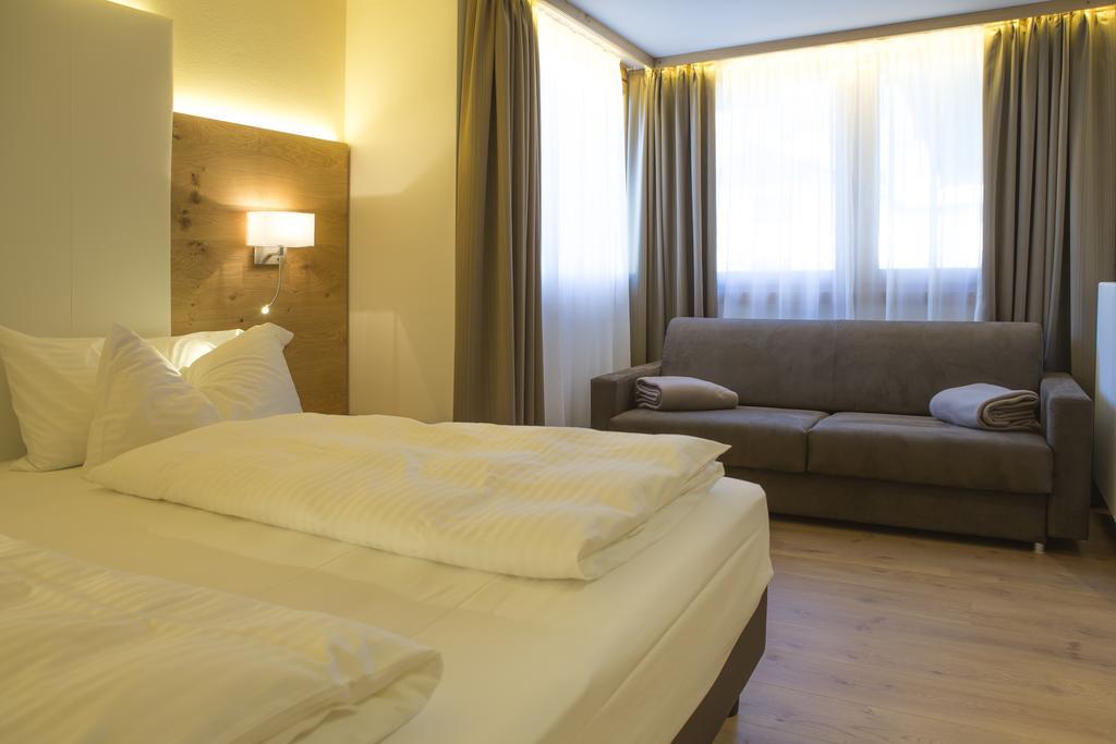 Hotel Collini Pinzolo Extérieur photo